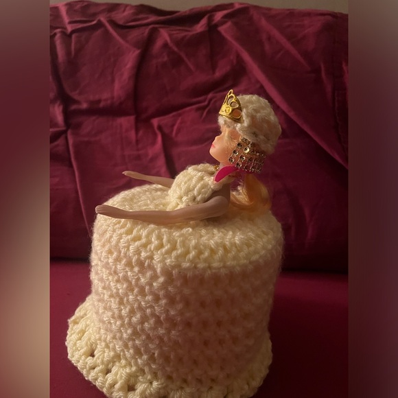 Hand Crafted Gold & Yellow Toilet Paper Cover Blonde Doll Retro Collectible - Picture 5 of 6
